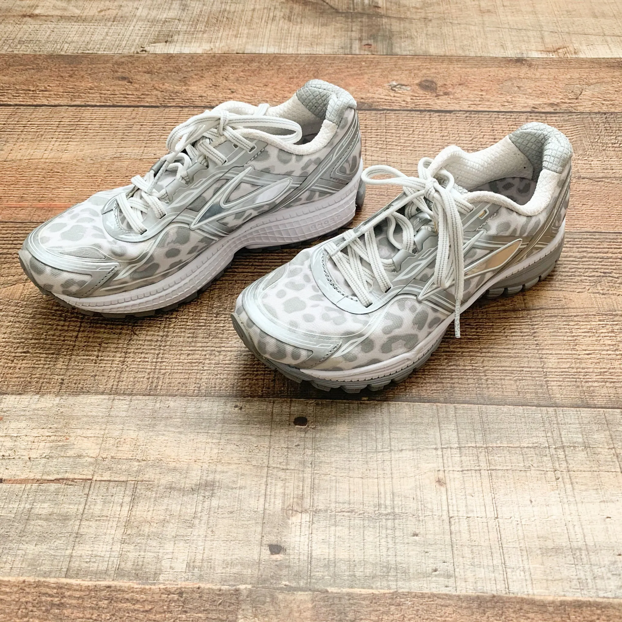 Brooks Ghost Grey Animal Print Running Shoes- Size 7.5 (LIKE NEW)