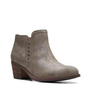 Clarks Neva Lo Women's