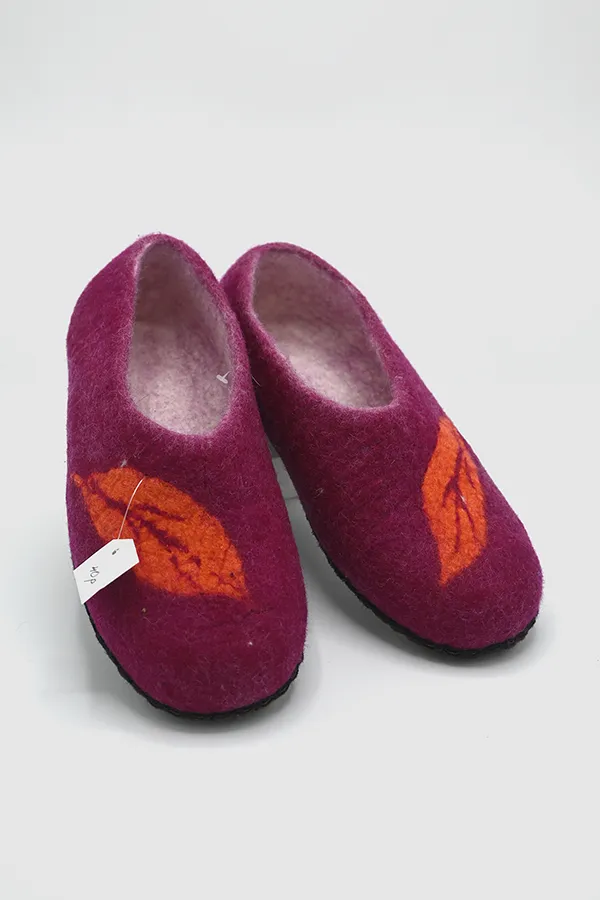 Leaf Design Felt Wool Closed Back Slippers