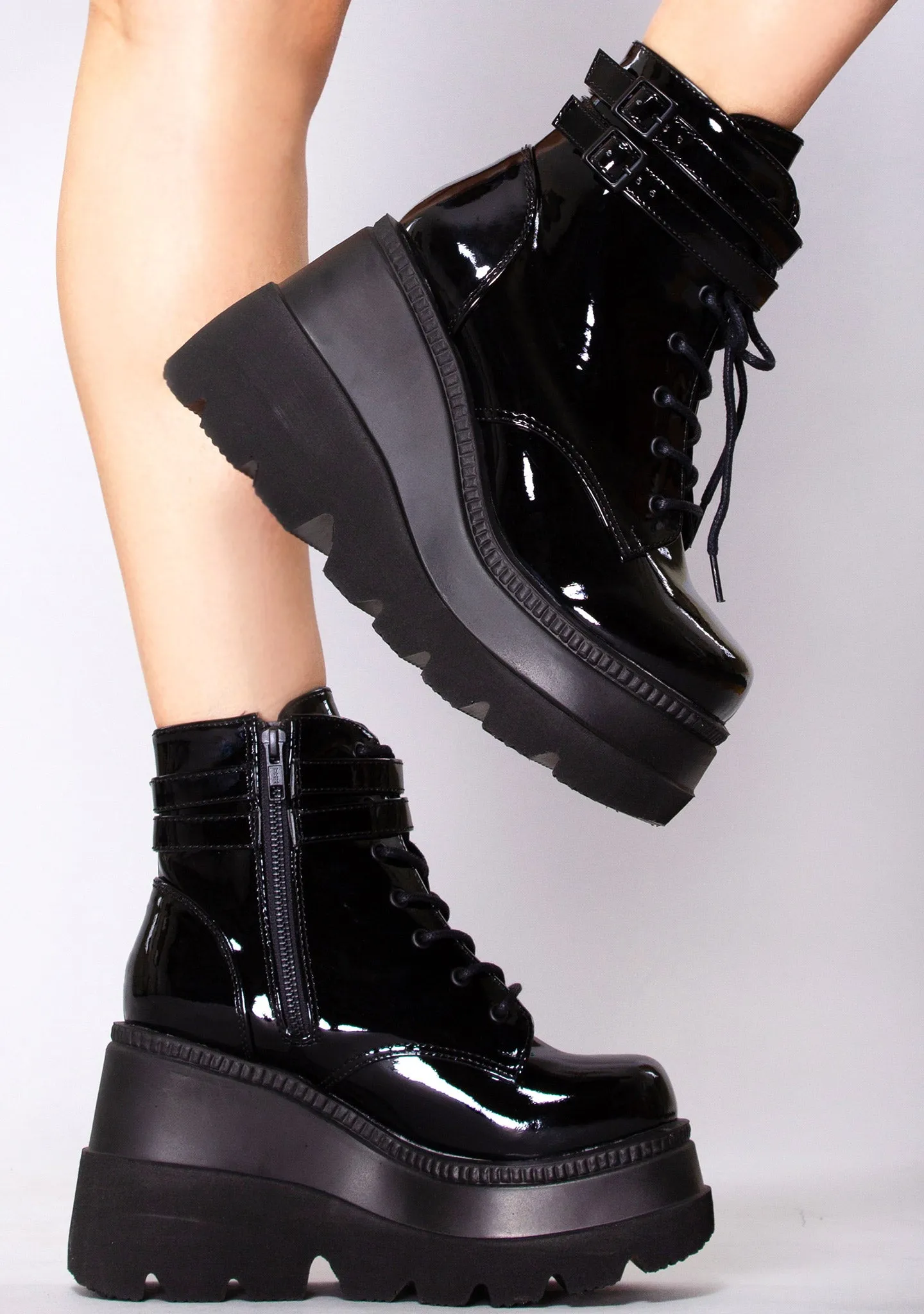 SHAKER 52 Paint it Black Patent Black Platform Boots