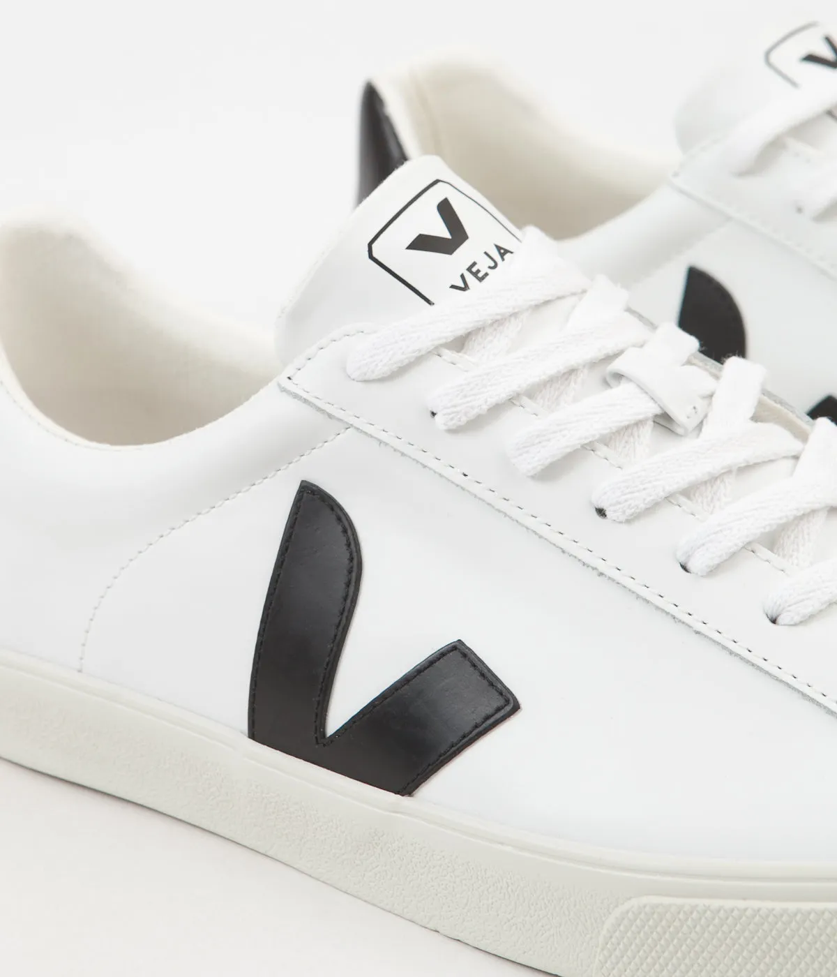 Veja Esplar Low Logo Leather Shoes - Extra White / Black