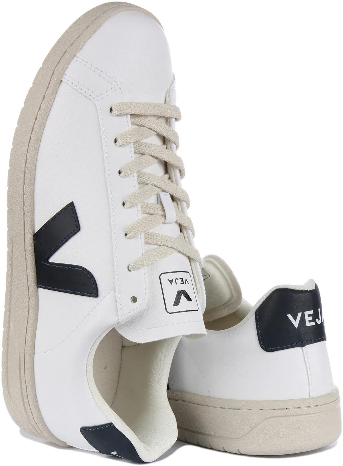 Veja Urca Cwl In White Navy For Men