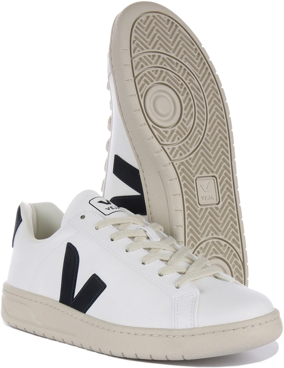 Veja Urca Cwl In White Navy For Men