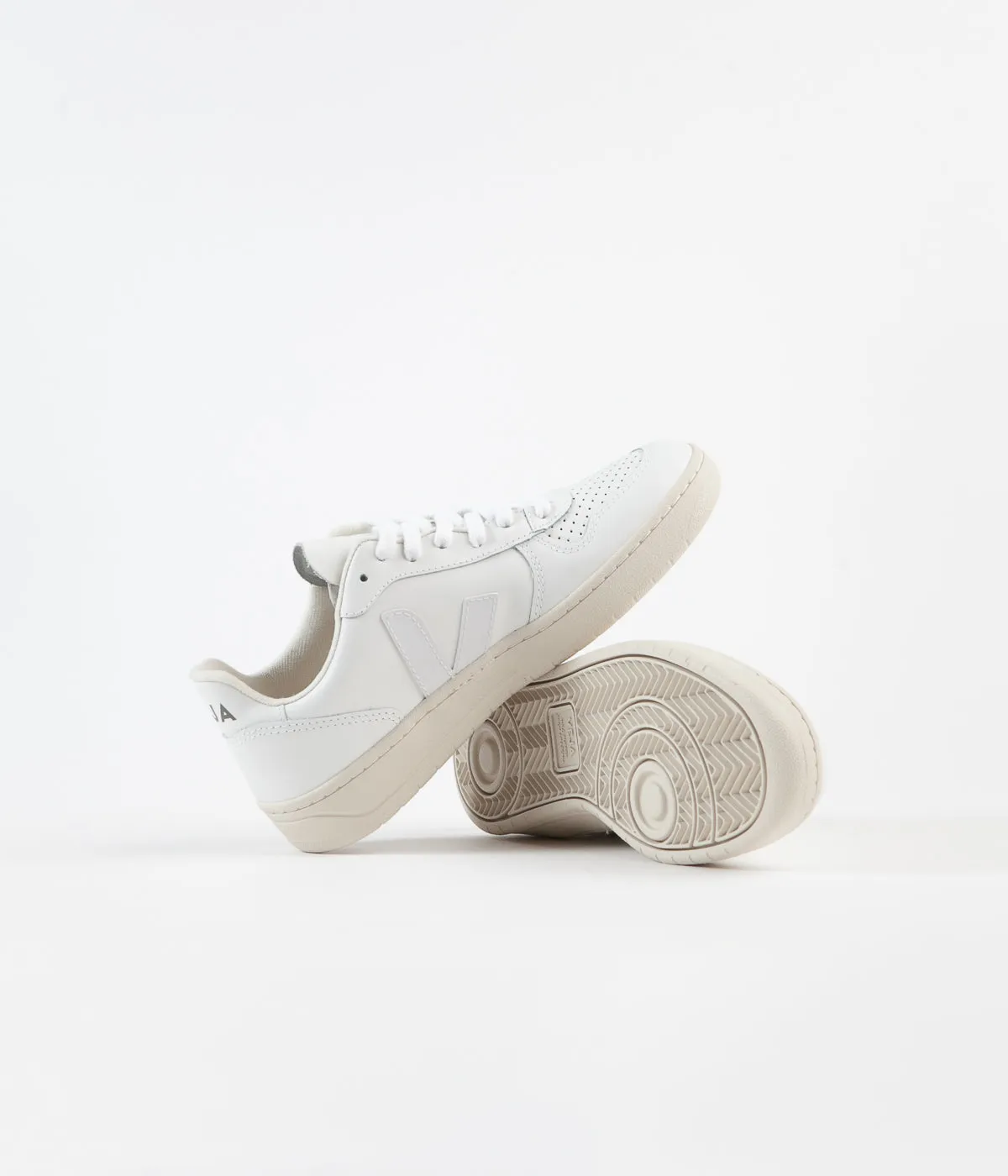 Veja Womens V-10 Leather Shoes - Extra White