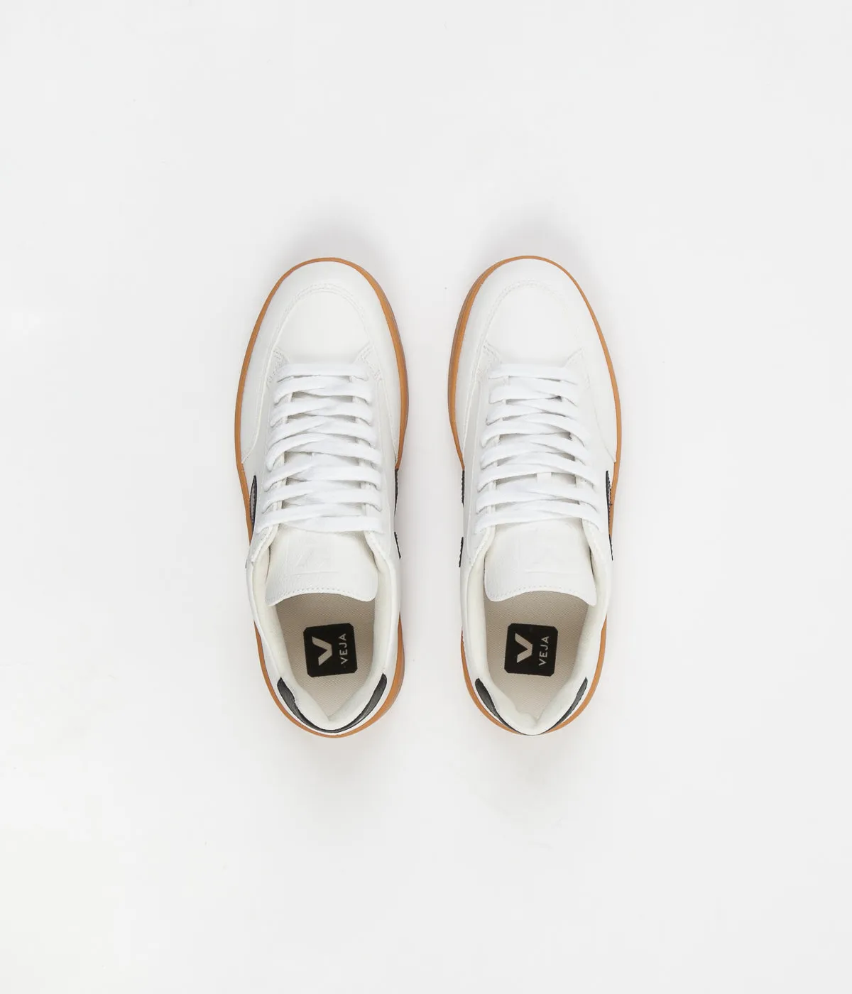 Veja Womens V-12 Chromefree Shoes - Extra White / Black / Gum Sole