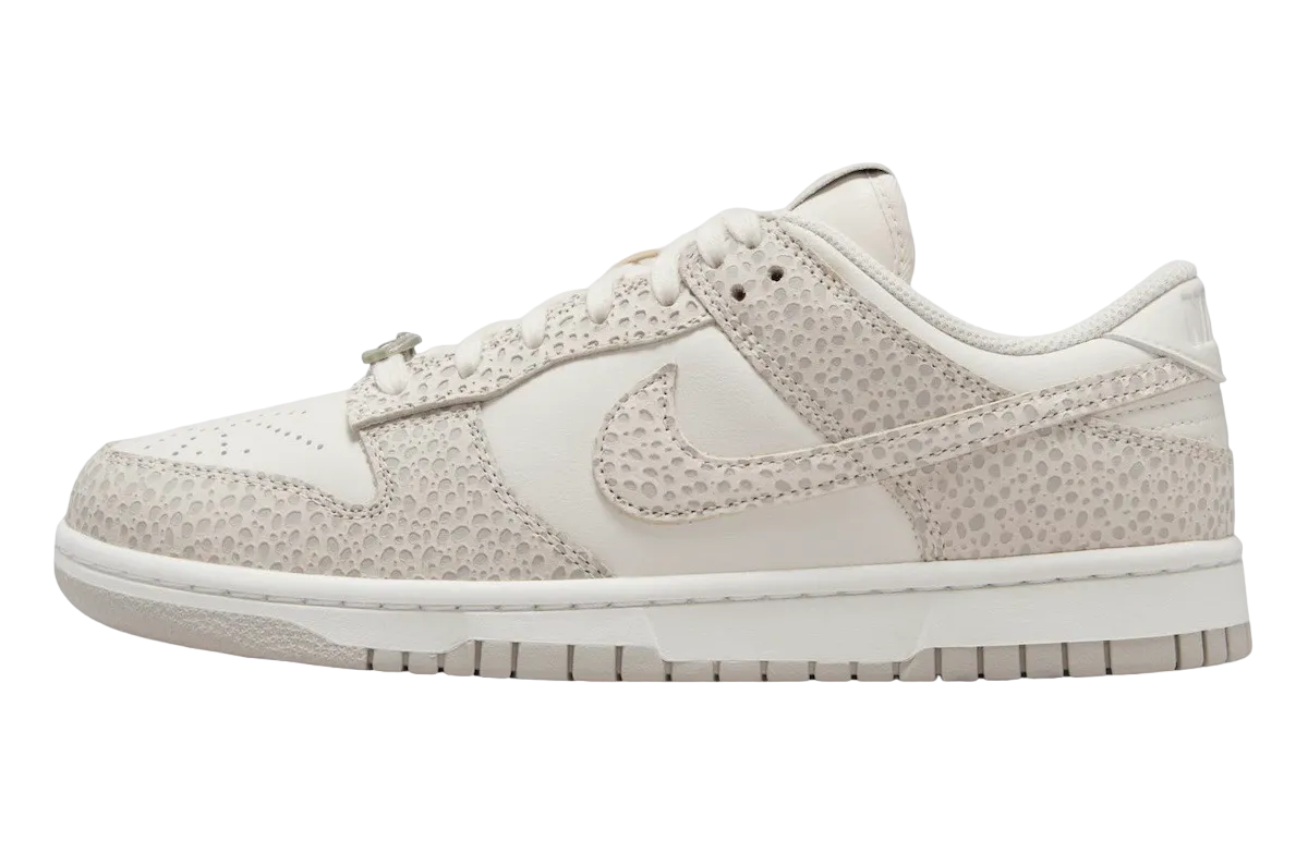 Women's Nike Dunk Low - PHANTOM/PHOTON DUST-LT SMOKE GREY